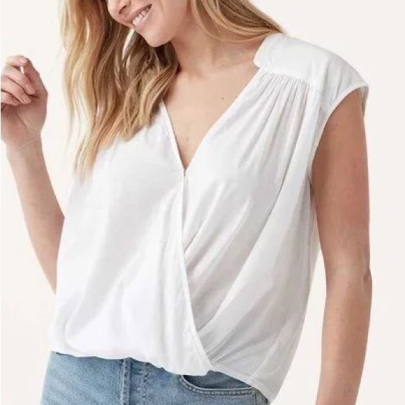 Like New Splendid White Surplice V-Neck Hi Low Crossover Ruched Top M - Picture 2 of 13